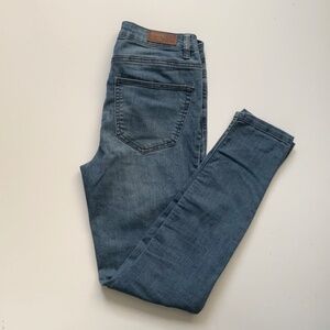 Vero Moda | Style: Wonder NW Jegging Jeans | Vintage Blue | Size 6 US